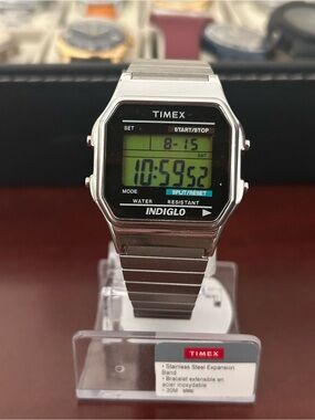 Timex T78582, 34mm, 18mm stainless expansion bracelet, Indiglo.
